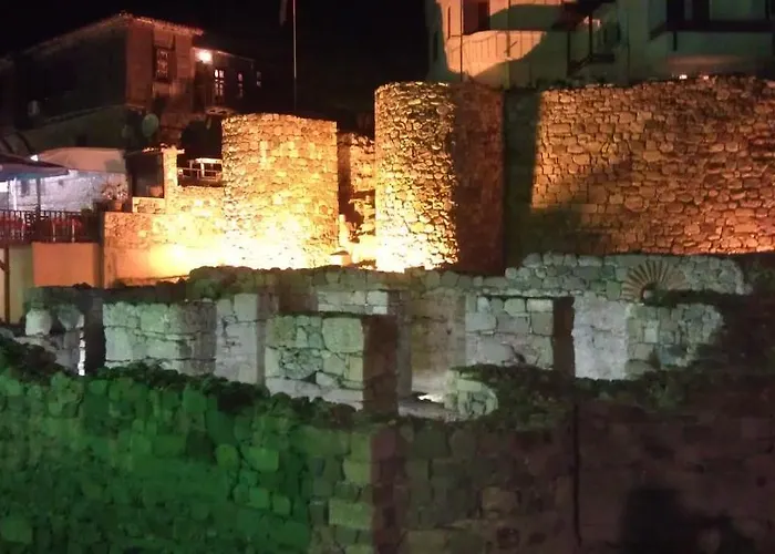 Отель Lozite 3*